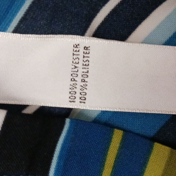 Chaus & CO size 12 women's button-up shirt with long sleeves in stripes colors. - Picture 11 of 17